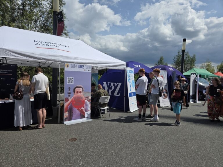 More than 100 people receive free lung health checks at Warsaw family event