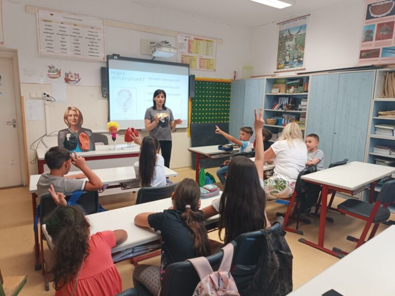 Educational school visits successfully launched in Hungary