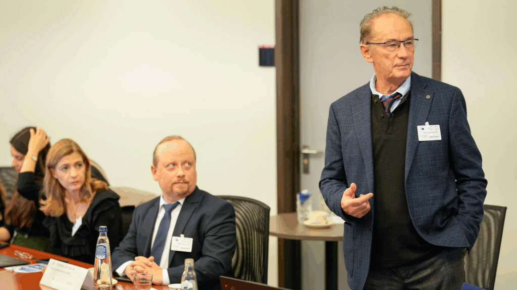 Prof Janusz Milanowski and Dr Michał Szczyrek present SOLACE data from Poland